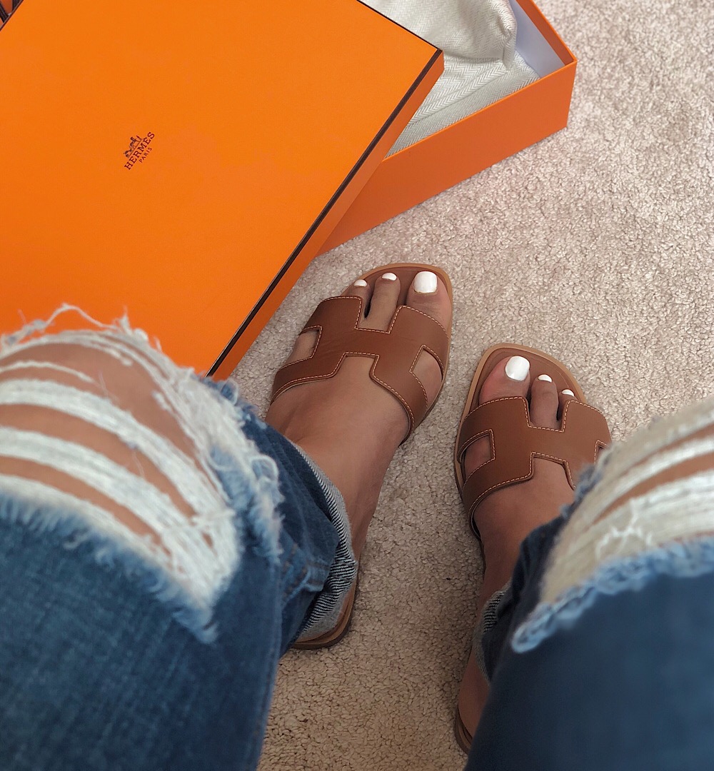 hermes oran wide feet